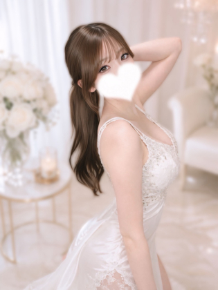真白なぎ